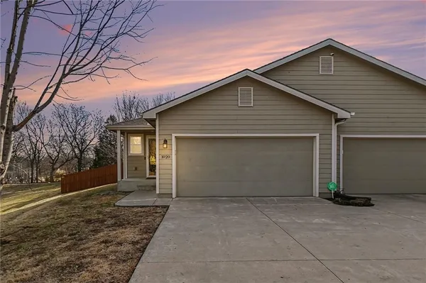 $285,000 | 1020 Southwest Red Oaks Place, Topeka, KS 66615