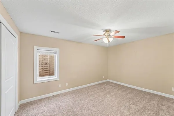 $285,000 | 1020 Southwest Red Oaks Place, Topeka, KS 66615