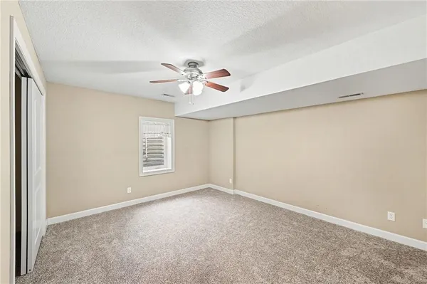 $285,000 | 1020 Southwest Red Oaks Place, Topeka, KS 66615