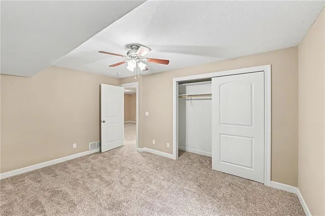 $299,999 | 1020 Southwest Red Oaks Place, Topeka, KS 66615