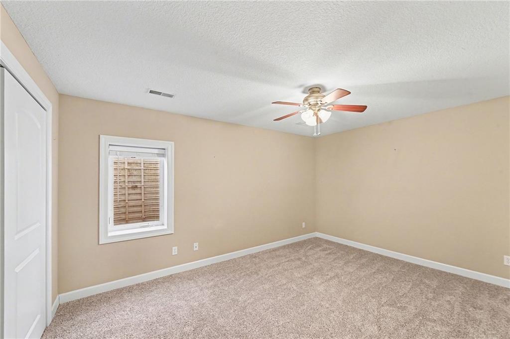 1020 Southwest Red Oaks Place Topeka, KS 66615 - Photo 17 of 35