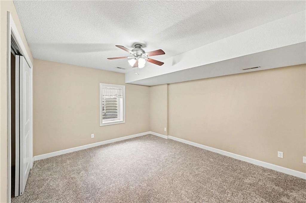 1020 Southwest Red Oaks Place Topeka, KS 66615 - Photo 19 of 35