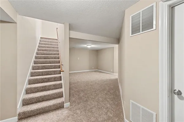 $285,000 | 1020 Southwest Red Oaks Place, Topeka, KS 66615