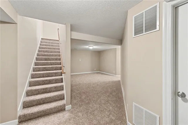 $299,999 | 1020 Southwest Red Oaks Place, Topeka, KS 66615