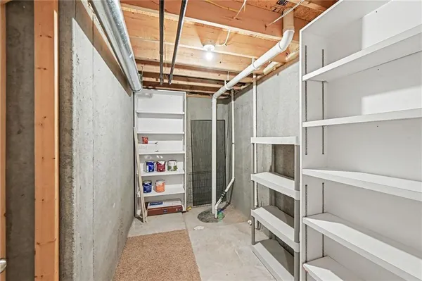 $285,000 | 1020 Southwest Red Oaks Place, Topeka, KS 66615