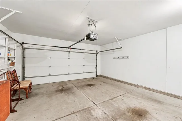 $299,999 | 1020 Southwest Red Oaks Place, Topeka, KS 66615