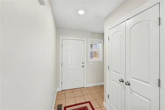 $299,999 | 1020 Southwest Red Oaks Place, Topeka, KS 66615