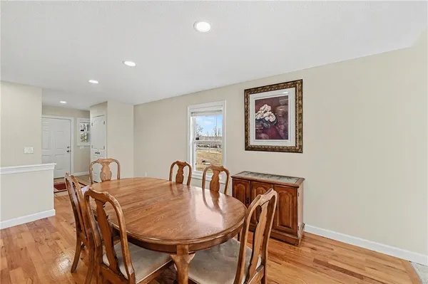 $285,000 | 1020 Southwest Red Oaks Place, Topeka, KS 66615