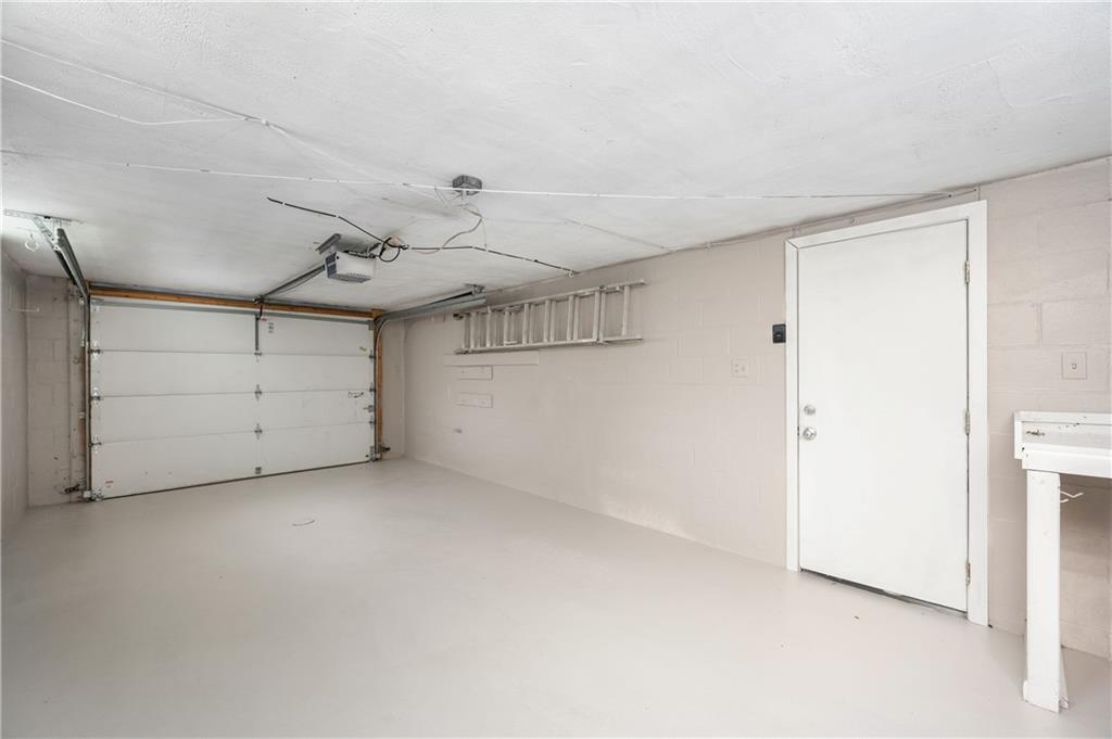 350 Limerick Road Wexford, PA 15090 - Photo 34 of 47 an empty room with a garage