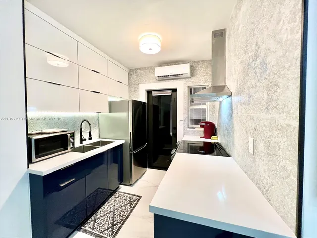 $2,850 | 8270 Northeast 1st Place, Unit 4, Miami, FL 33138