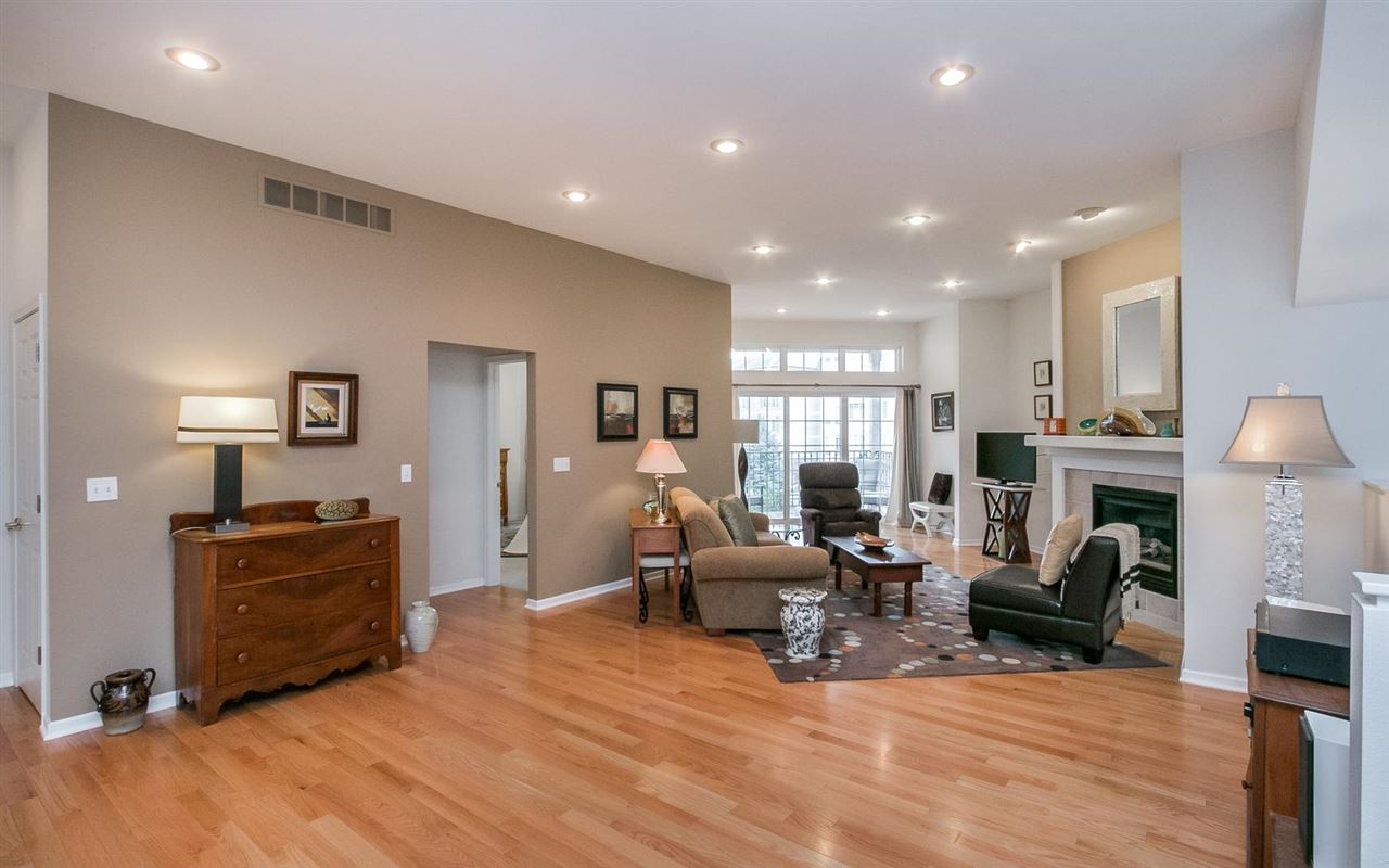 265 Holiday Road, Unit 4 Coralville, IA 52241 - Photo 5 of 25 Gallery Image 5