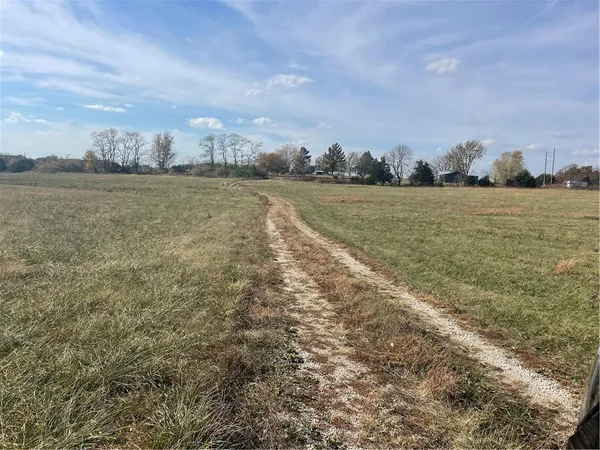 $200,000 | 5480 State Route, Unit RURAL, Higbee, MO 65257
