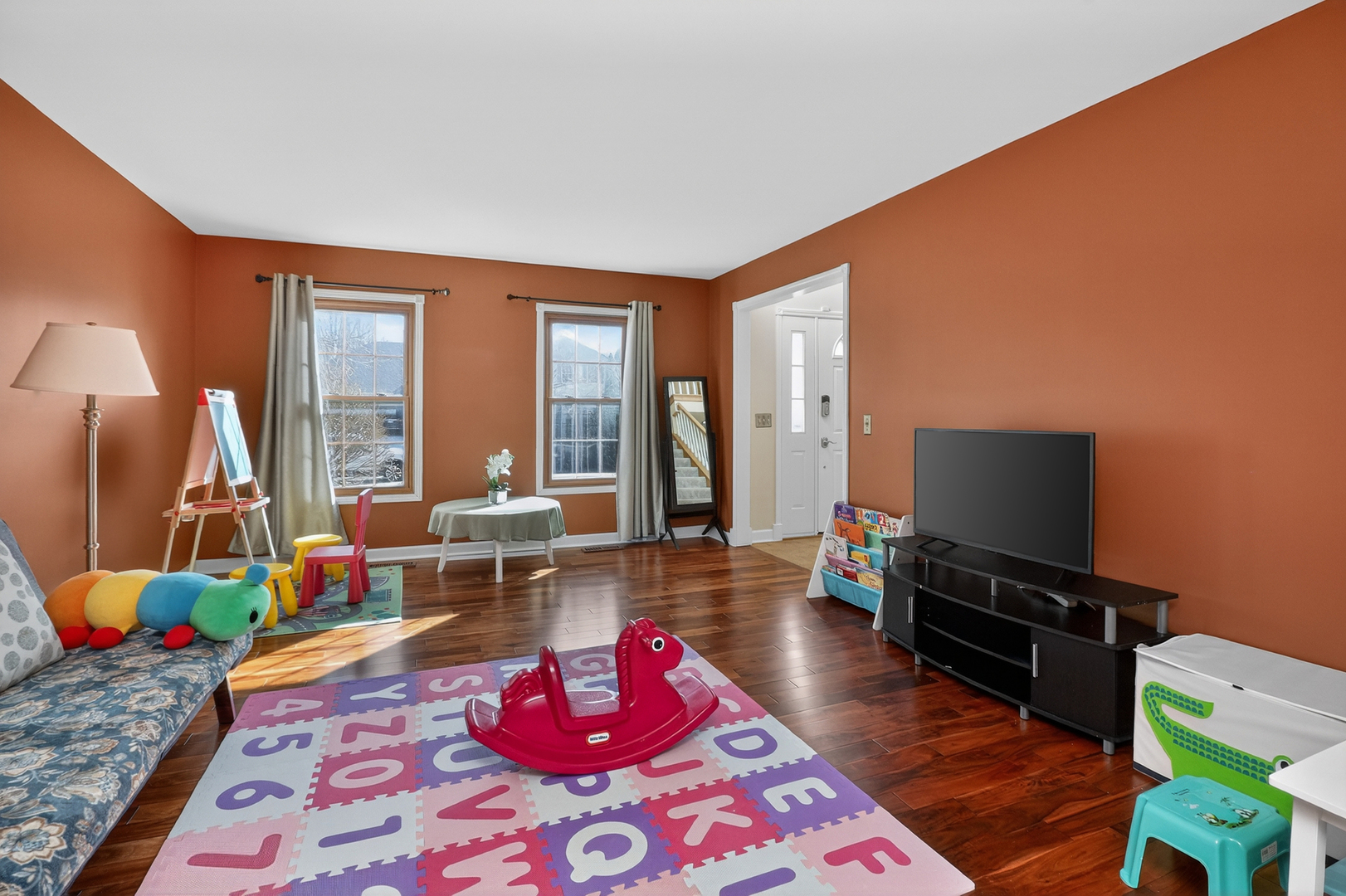 911 Rock Spring Road Naperville, IL 60565 - Photo 4 of 31 Gallery Image 4