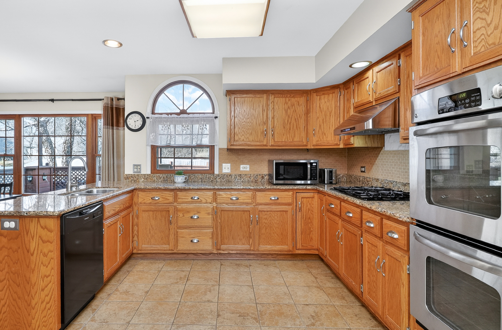 911 Rock Spring Road Naperville, IL 60565 - Photo 6 of 31 Gallery Image 6