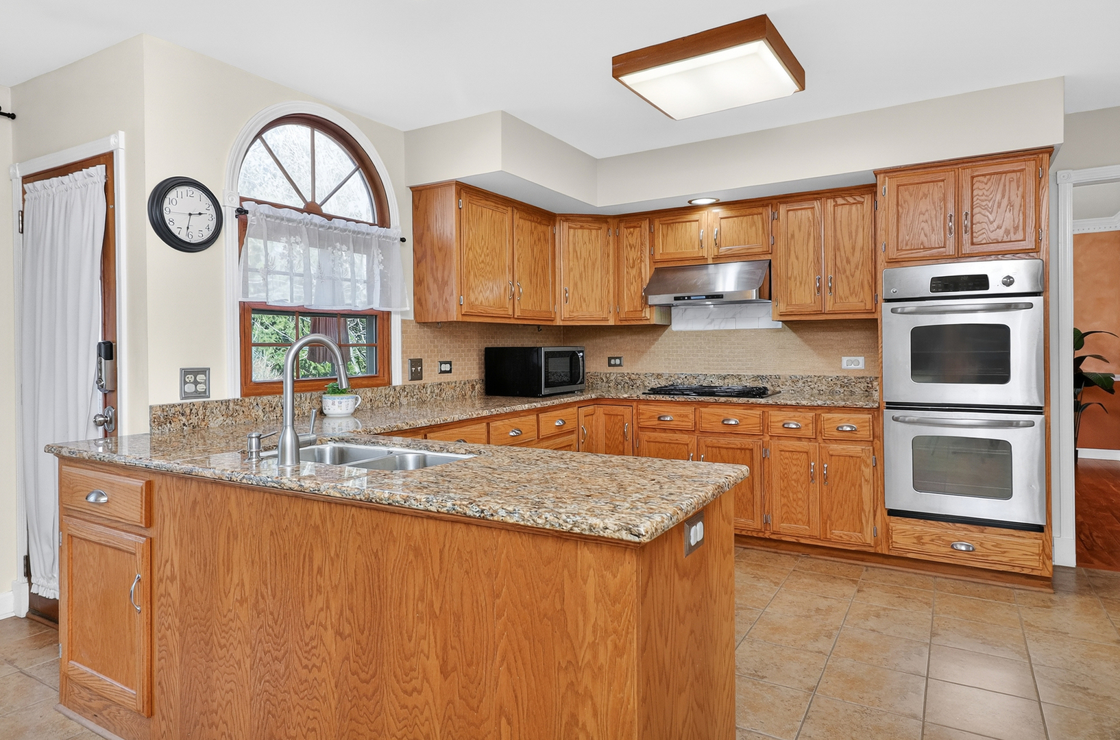 911 Rock Spring Road Naperville, IL 60565 - Photo 9 of 31 Gallery Image 9