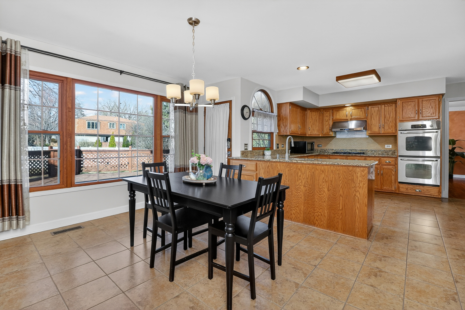 911 Rock Spring Road Naperville, IL 60565 - Photo 10 of 31 Gallery Image 10