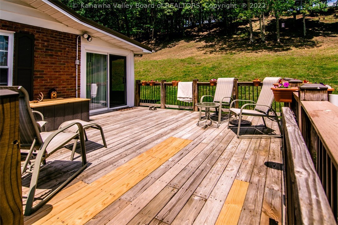 2847 Kentuck Road Kenna, WV 25248 - Photo 9 of 28 Gallery Image 9