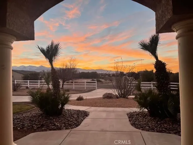 $849,900 | 8289 Alta Mesa Road, Oak Hills, CA 92344