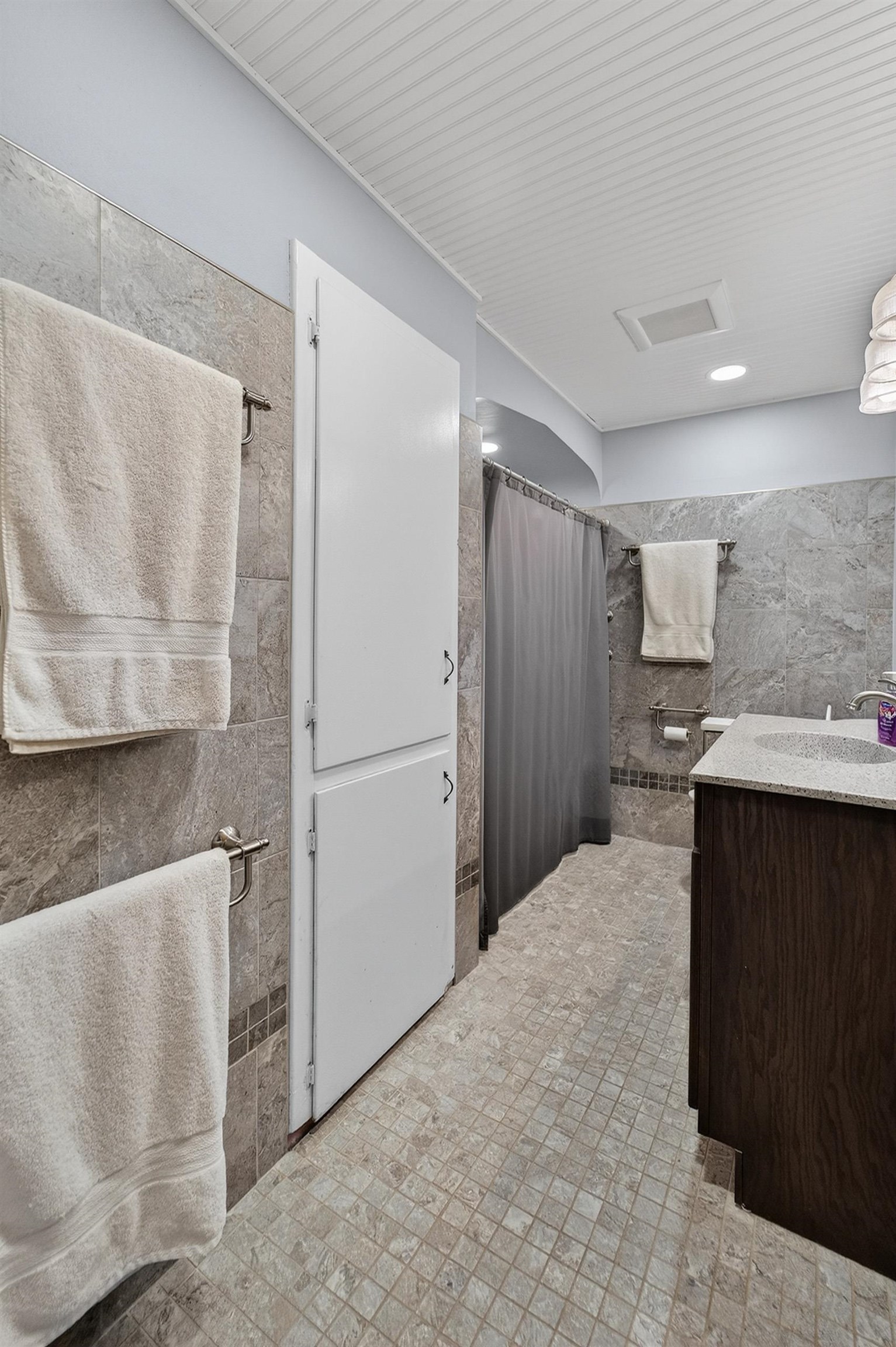 5207 Shore Acres Road Monona, WI 53716 - Photo 19 of 42