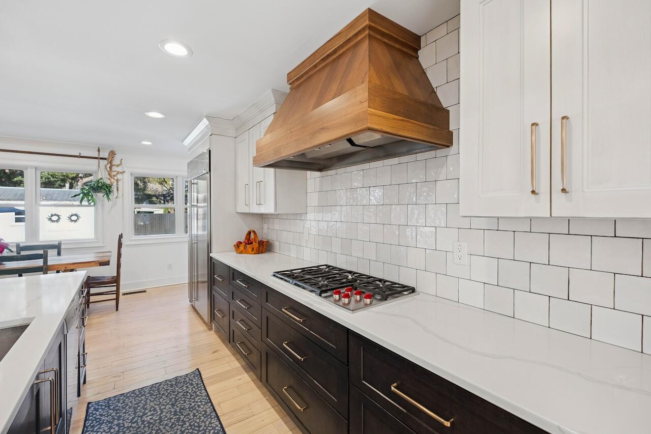 1018 Chambers Lane Mount Pleasant, SC 29464 - Photo 11 of 101 Gorgeous Wood Hood