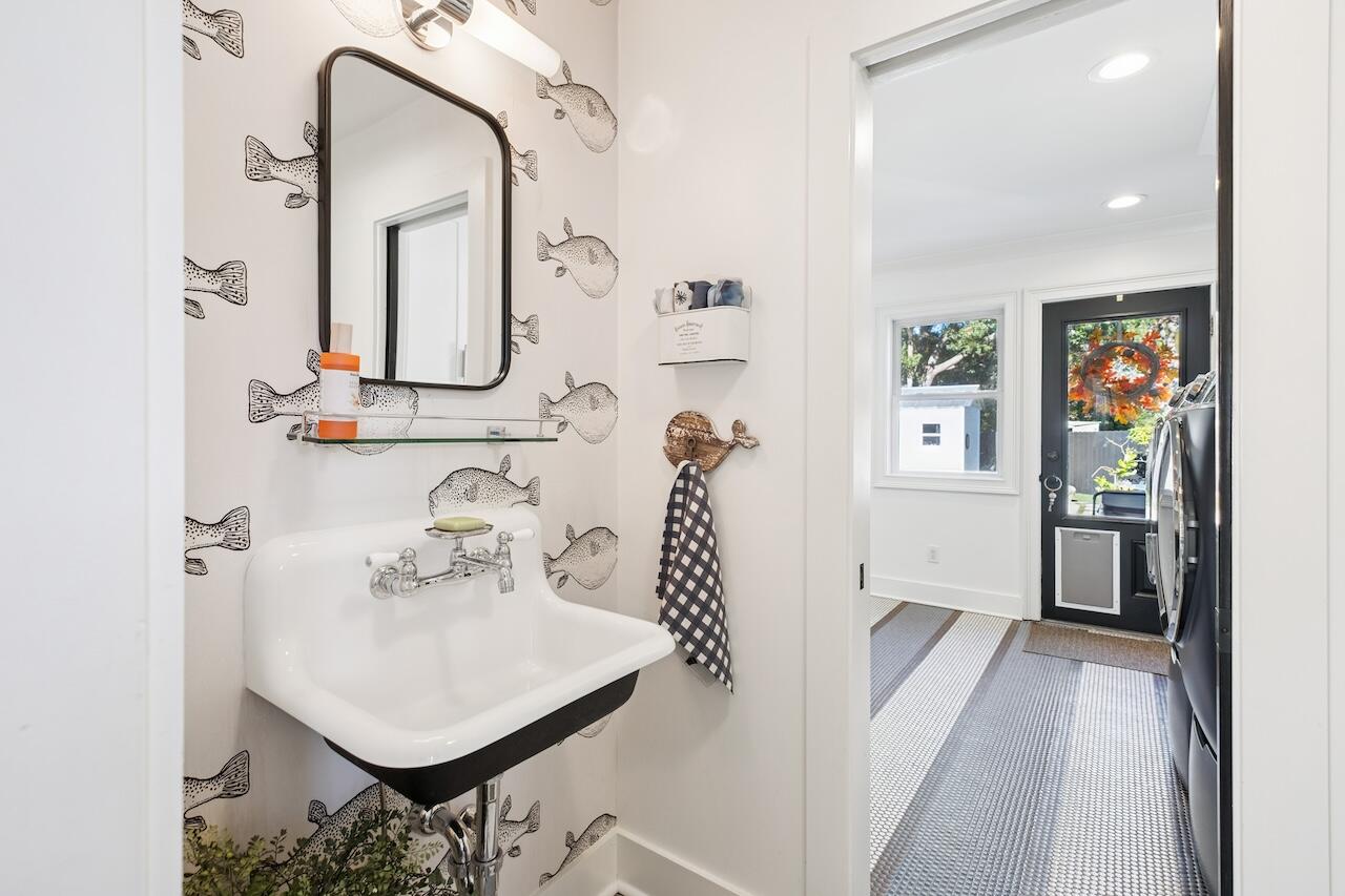 1018 Chambers Lane Mount Pleasant, SC 29464 - Photo 23 of 101 Half Bath