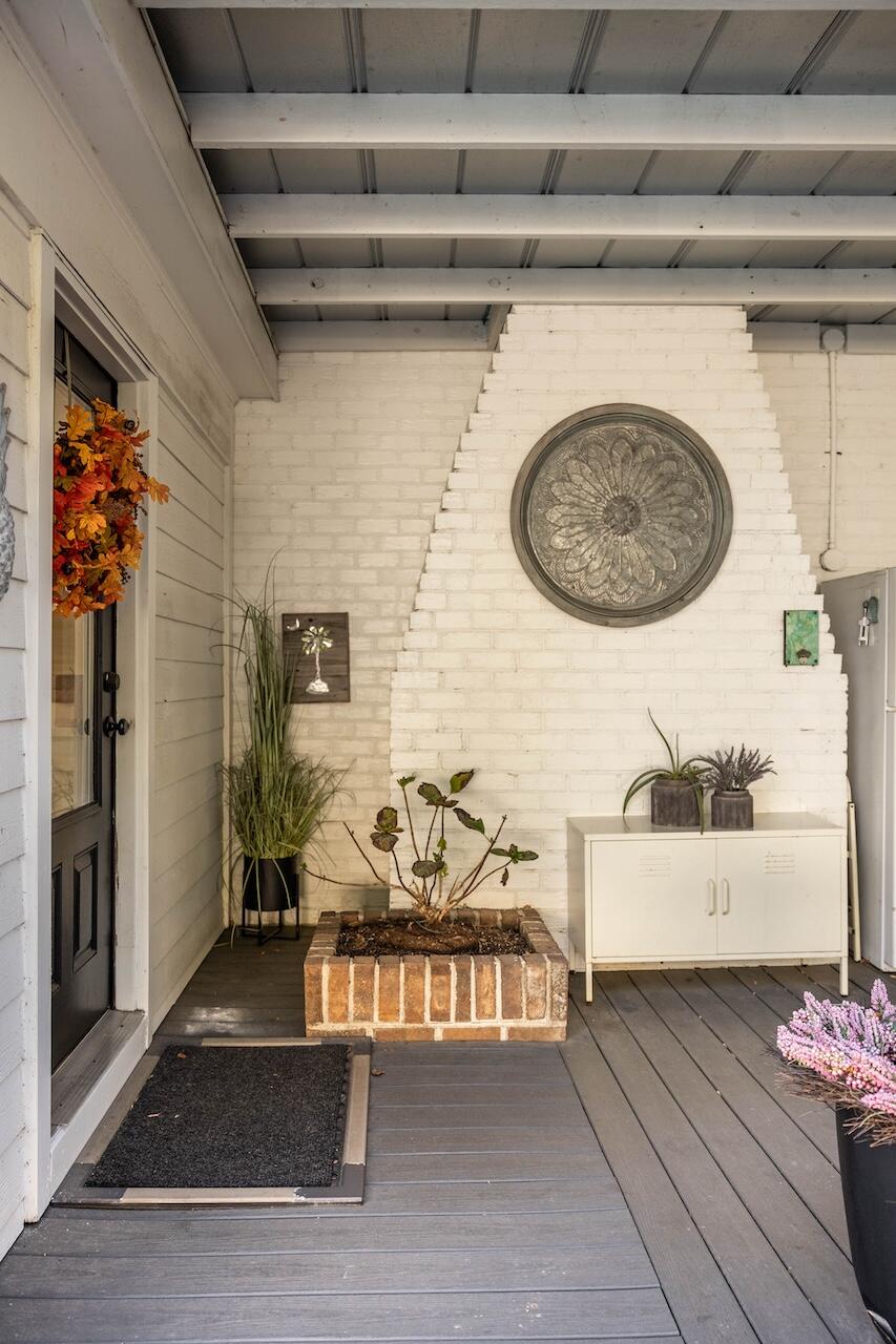 1018 Chambers Lane Mount Pleasant, SC 29464 - Photo 56 of 101 Outdoor oasis begins