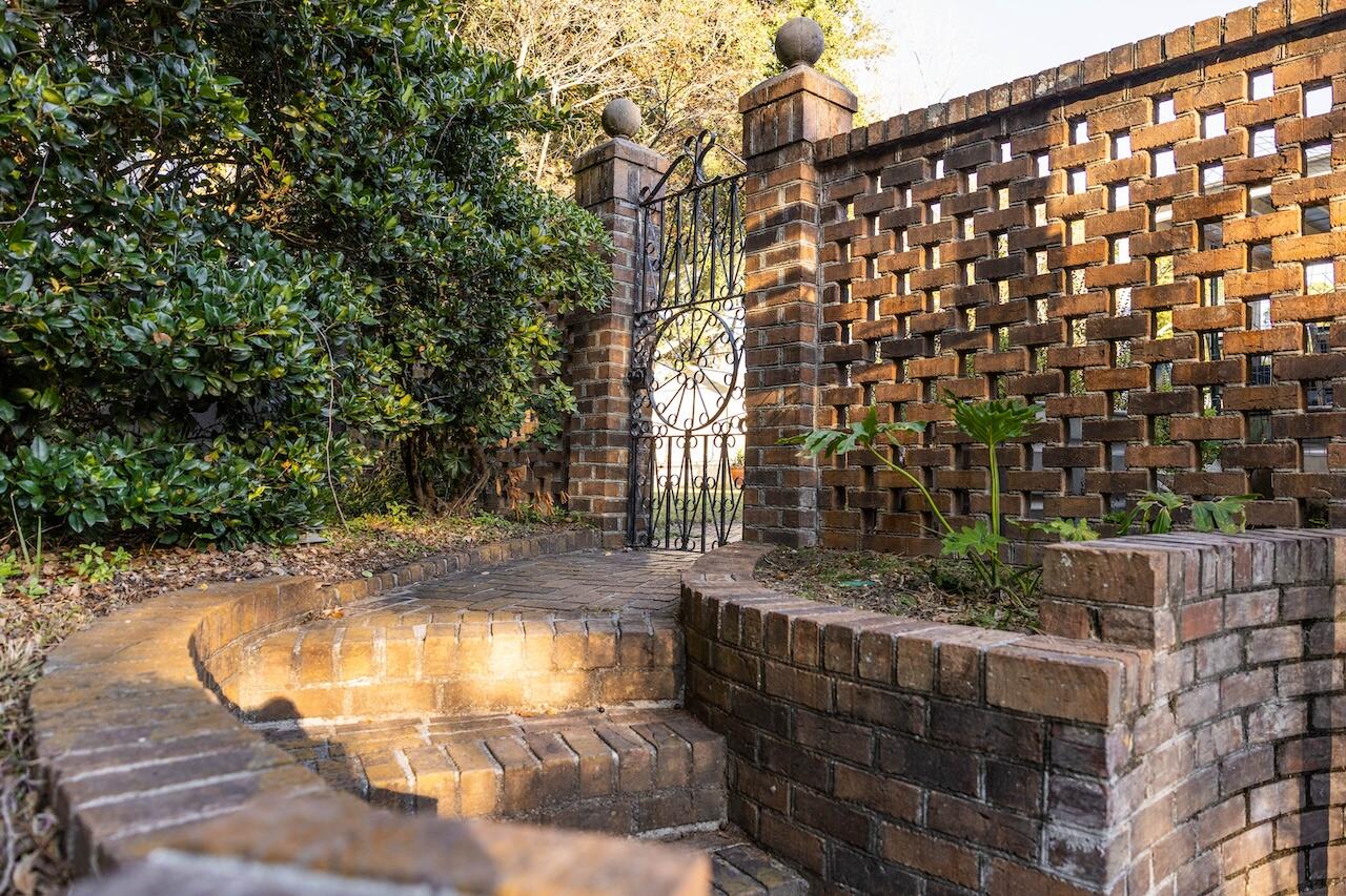 1018 Chambers Lane Mount Pleasant, SC 29464 - Photo 78 of 101 Side yard