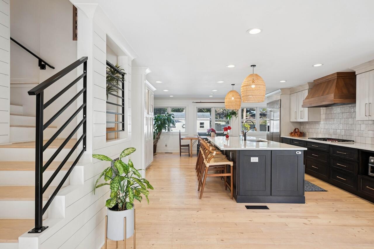 1018 Chambers Lane Mount Pleasant, SC 29464 - Photo 8 of 101 Open custom kitchen