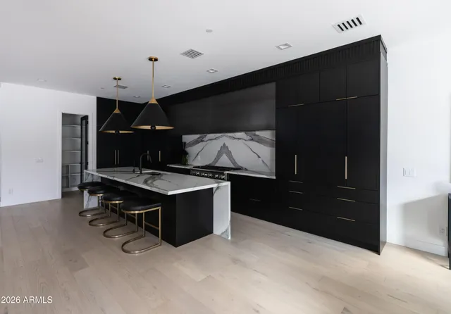 $2,875,000 | 6829 East 6th Street, Scottsdale, AZ 85251