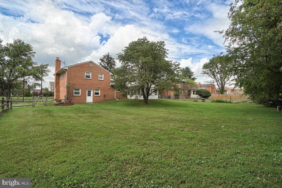 14120 Schaeffer Road Germantown, MD 20874 - Photo 31 of 32 Gallery Image 31