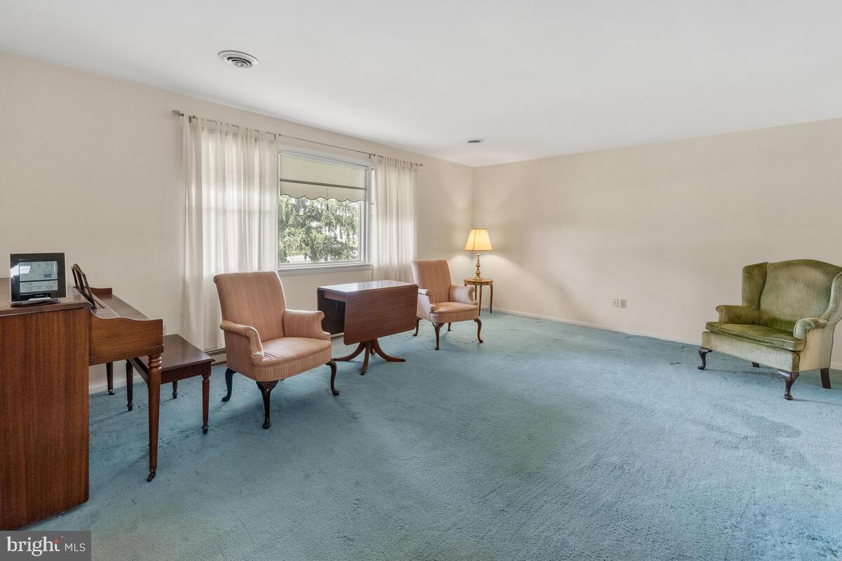 14120 Schaeffer Road Germantown, MD 20874 - Photo 9 of 32 Gallery Image 9