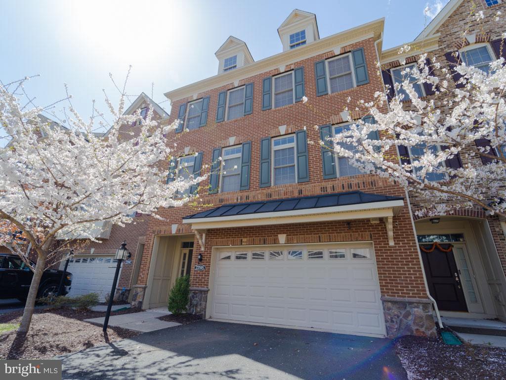 22595 Windsor Locks Square Ashburn, VA 20148 - Photo 4 of 56 a view of a building