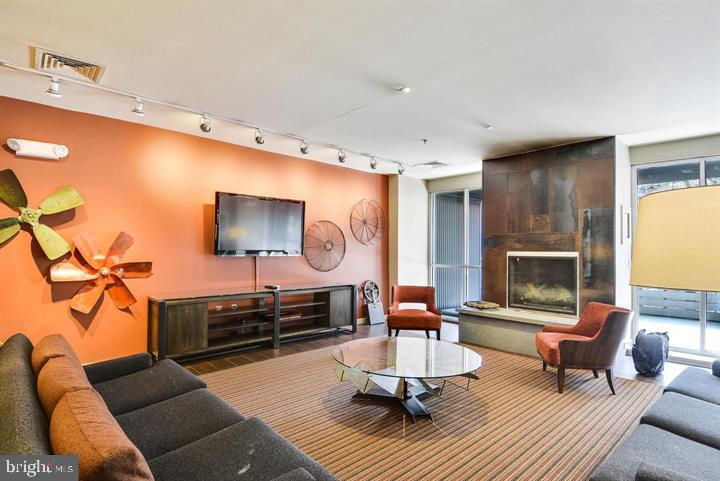 2007 Clipper Park Road, Unit 326 Baltimore, MD 21211 - Photo 34 of 36