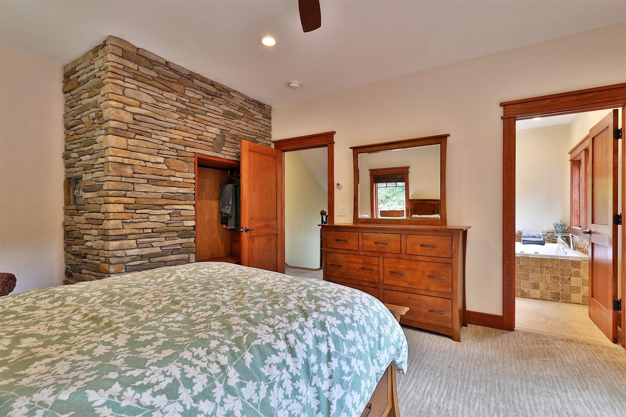 3748 Highway 4 Killington, VT 05751 - Photo 14 of 40 Gallery Image 14