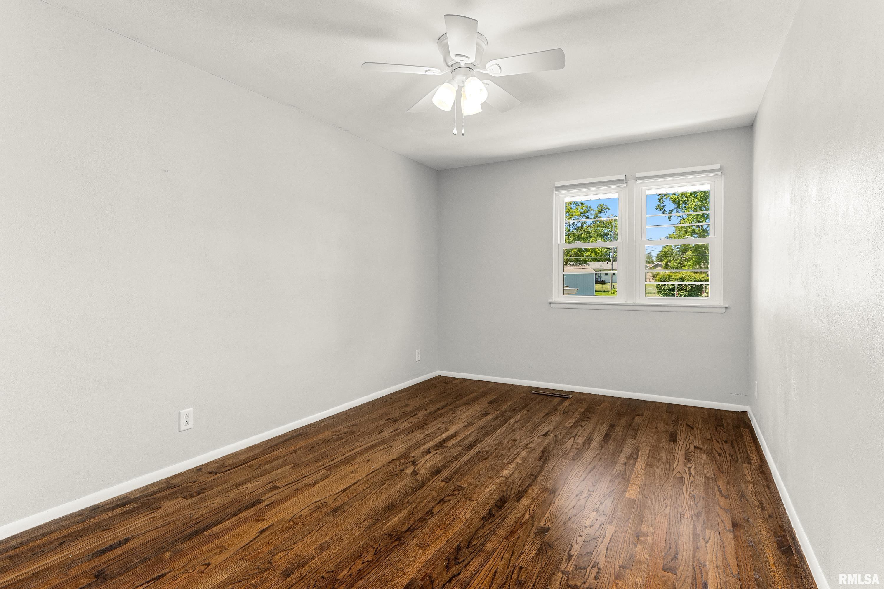 607 Westgate Road Washington, IL 61571 - Photo 20 of 40