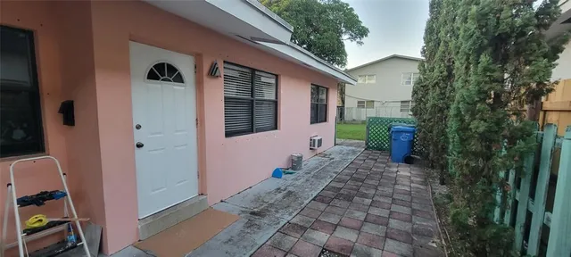 $1,400 | 1523 Northeast 34th Street, Oakland Park, FL 33334