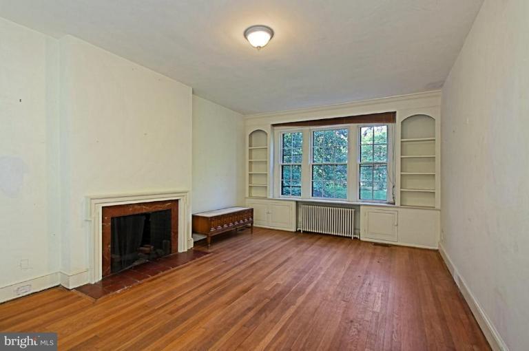 5034 Reno Road Northwest Washington, DC 20008 - Photo 5 of 12 Living Room