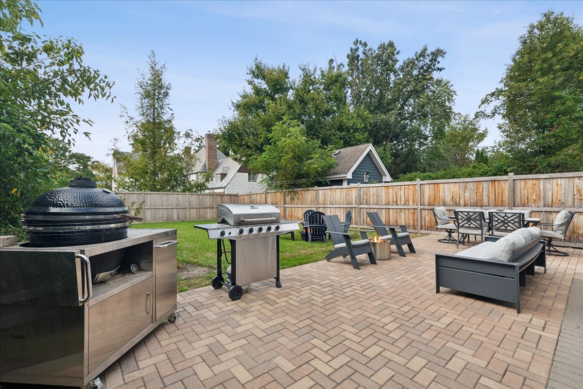 880 Willow Road Winnetka, IL 60093 - Photo 2 of 23 a view of outdoor space yard and patio