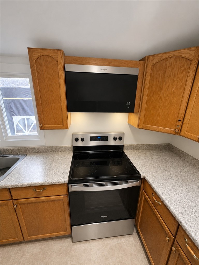 115 Jackson Schoolhouse Road Glocester, RI 02814 - Photo 8 of 12