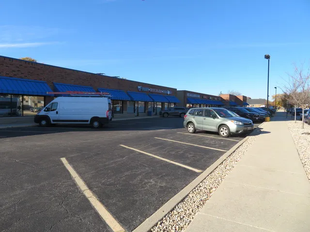 $1,450 | 7234 West North Avenue, Unit 1008, Elmwood Park, IL 60707