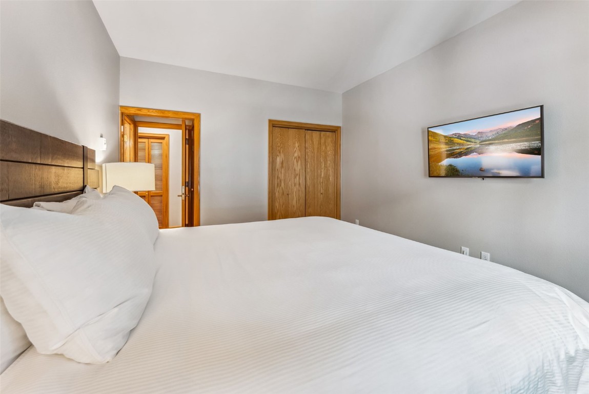 1203 West Keystone Road, Unit 2711 Keystone, CO 80435 - Photo 23 of 36 View of bedroom
