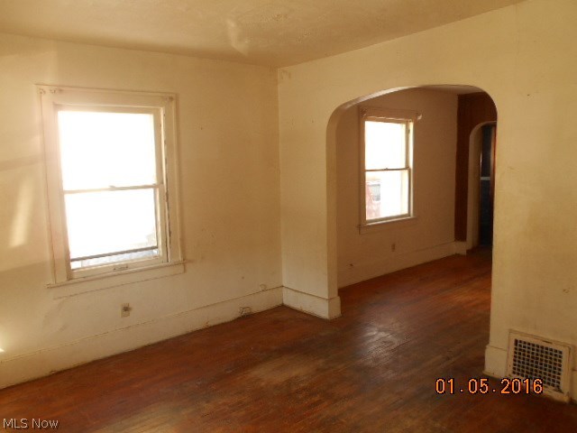 817 Springdale Street Akron, OH 44310 - Photo 3 of 12