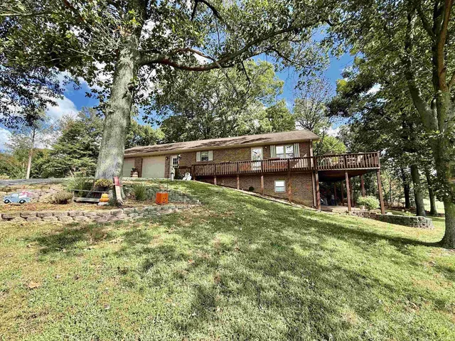 $325,000 | 2466 Highway 231, Loogootee, IN 47553