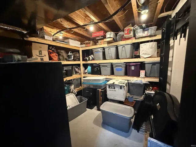 $325,000 | 2466 Highway 231, Loogootee, IN 47553