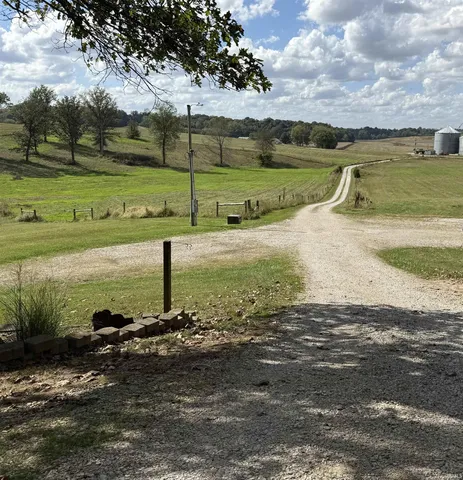 $325,000 | 2466 Highway 231, Loogootee, IN 47553