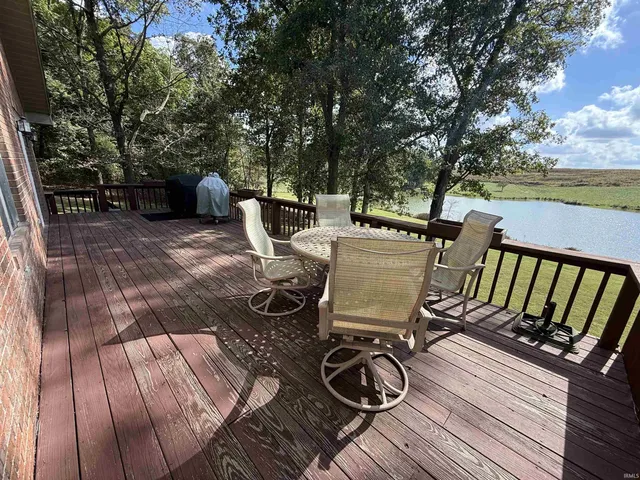 $325,000 | 2466 Highway 231, Loogootee, IN 47553