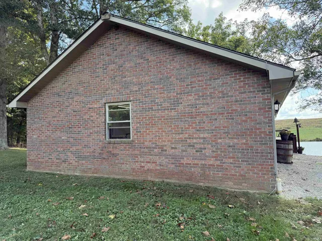 $325,000 | 2466 Highway 231, Loogootee, IN 47553