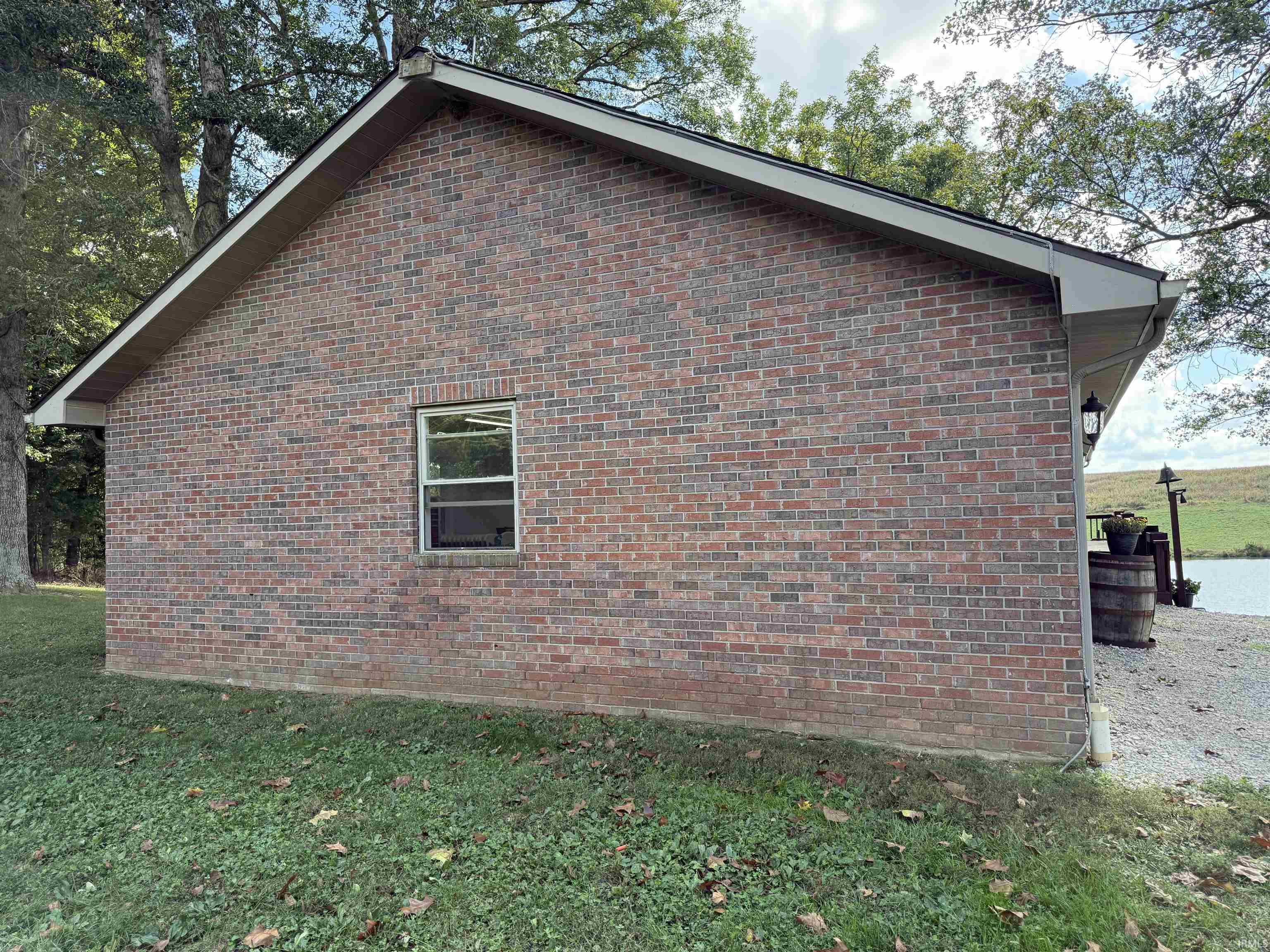 2466 Highway 231 Loogootee, IN 47553 - Photo 8 of 36