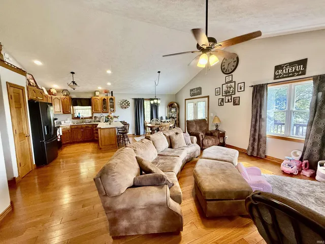 $325,000 | 2466 Highway 231, Loogootee, IN 47553