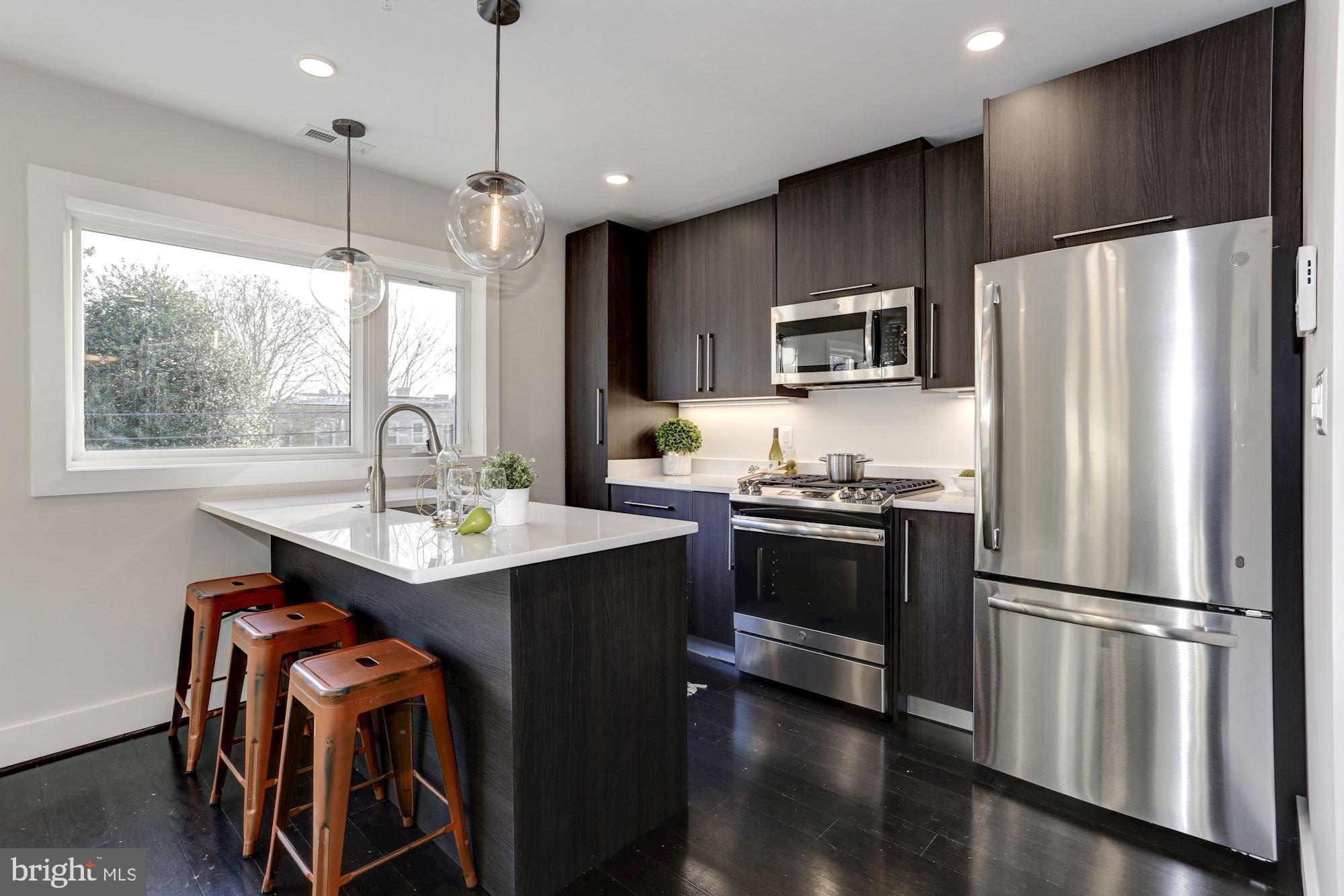1331 K Street Southeast, Unit 203 Washington, DC 20003 - Photo 2 of 16 Kitchen is SO well laid out!